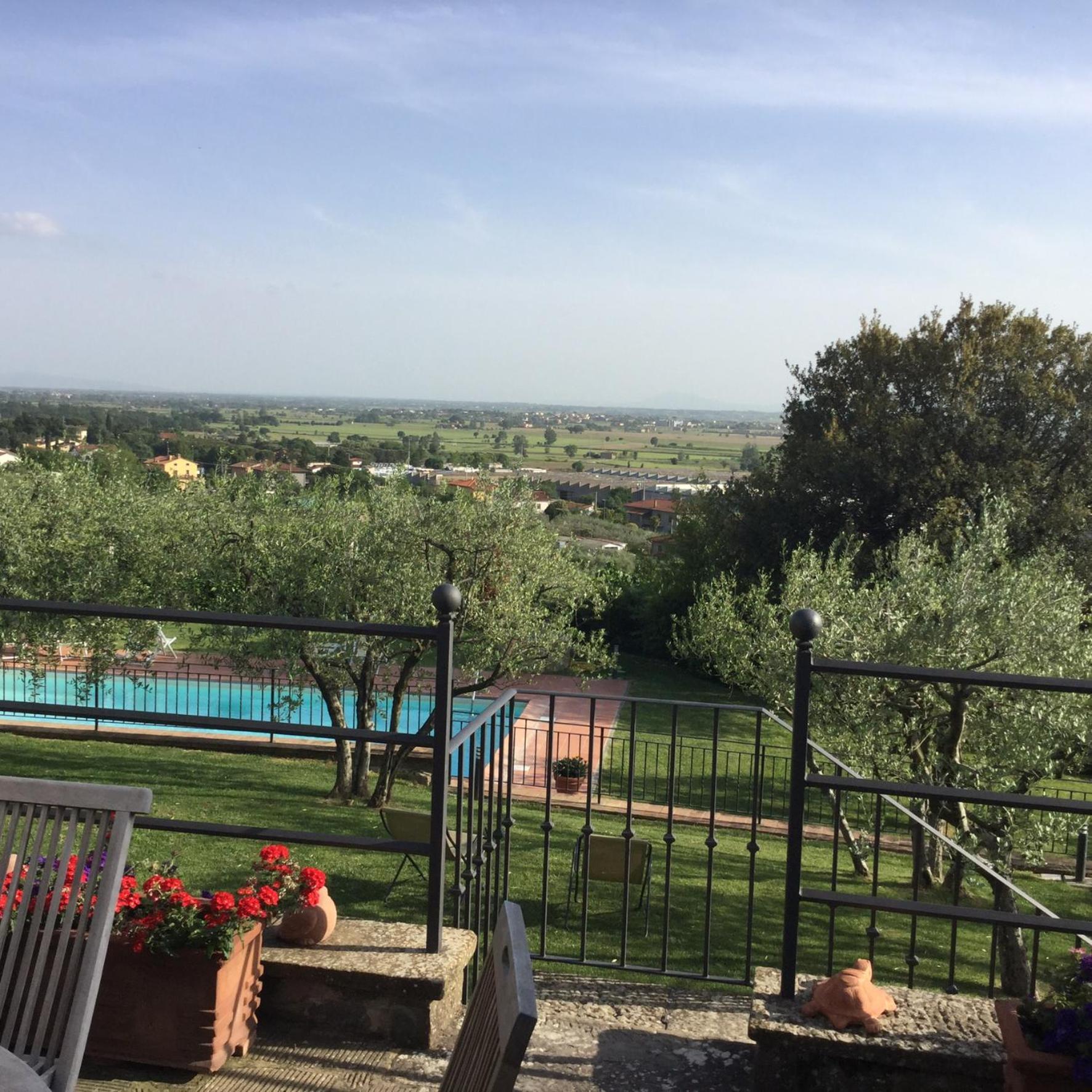 Agriturismo Borgo Tra Gli Olivi Castiglion Fiorentino Eksteriør billede