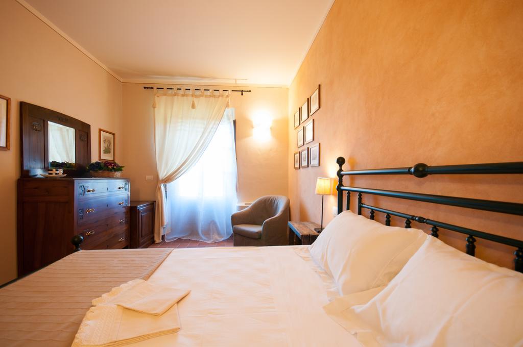 Agriturismo Borgo Tra Gli Olivi Castiglion Fiorentino Værelse billede