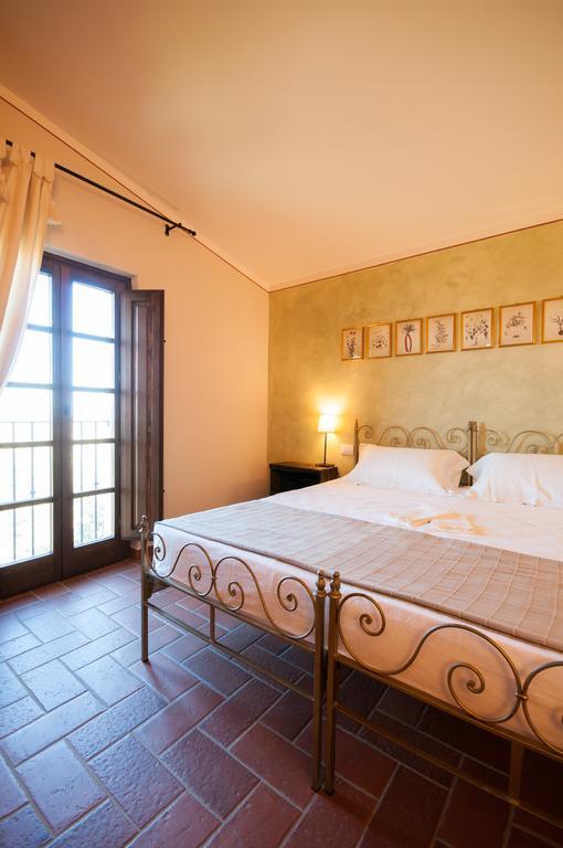 Agriturismo Borgo Tra Gli Olivi Castiglion Fiorentino Eksteriør billede