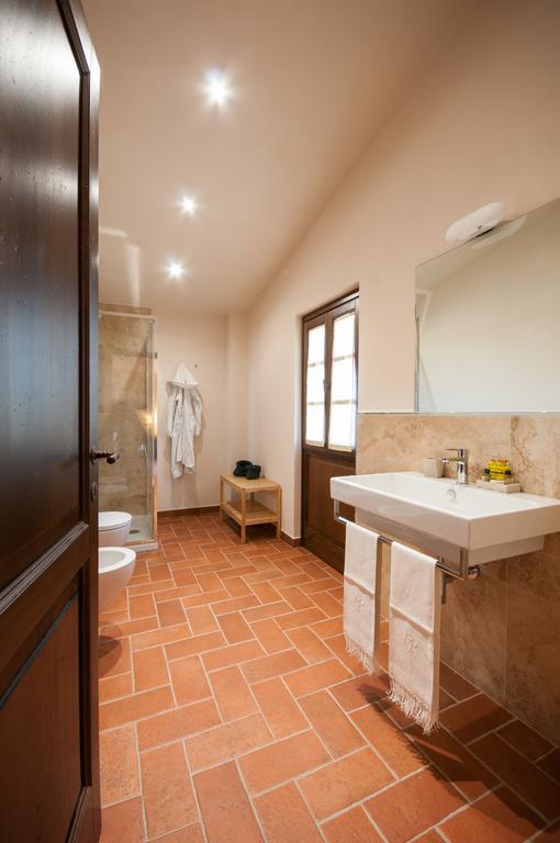 Agriturismo Borgo Tra Gli Olivi Castiglion Fiorentino Eksteriør billede